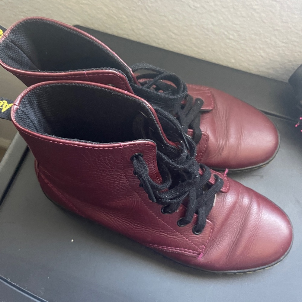Dr. Marteens boots burgundy women’s size 8